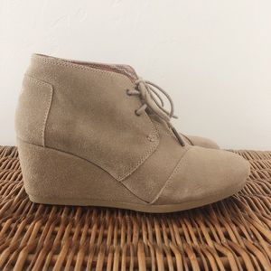 Toms suede desert wedges with laces